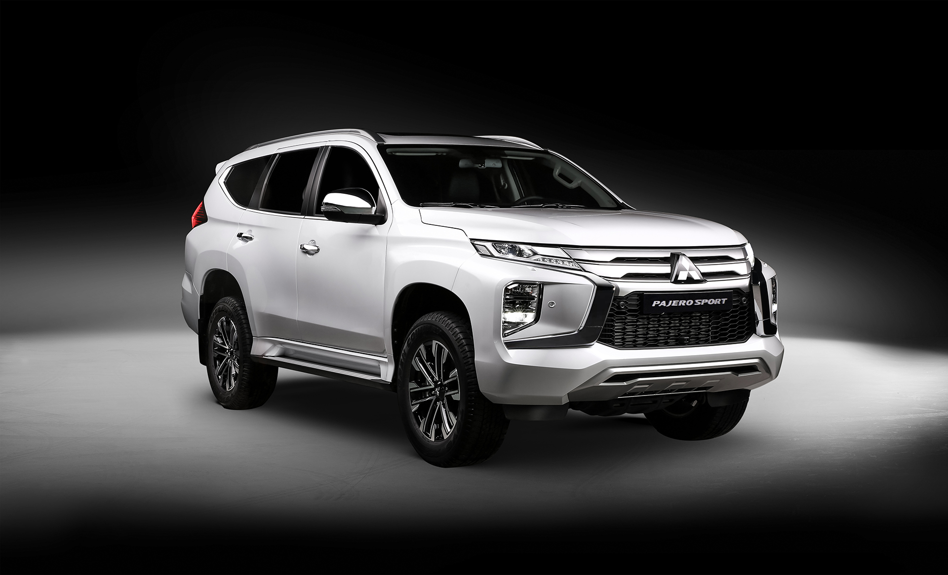 Mitsubishi Pajero Sport phiên bản 2021